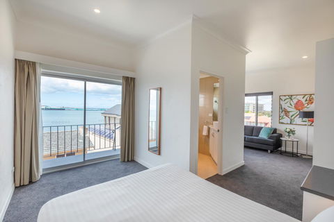 Bay 10 - Suites And Apartments - Accommodation in Surfers Paradise 11