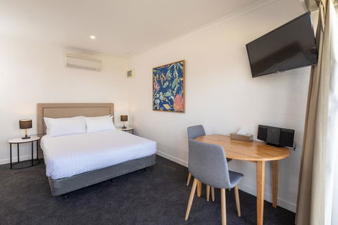 Bay 10 - Suites And Apartments - Accommodation in Surfers Paradise 8