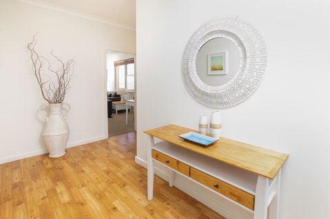 Bay 10 - Suites And Apartments - Accommodation in Surfers Paradise 14