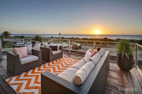 The Beach House @ Grange - Accommodation in Surfers Paradise 2