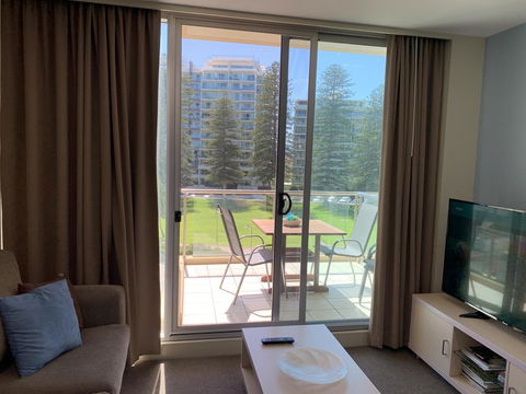 Luxury Beachside Accomodation - Accommodation in Surfers Paradise 4