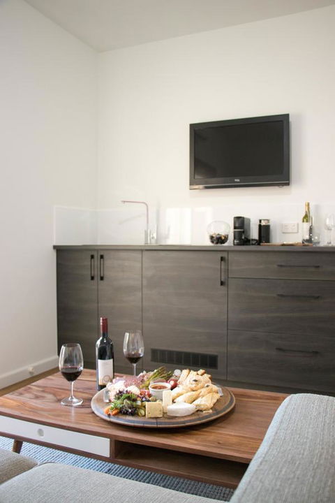 A Coonawarra Experience - Accommodation in Surfers Paradise 9