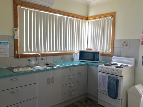 Emu Bay Holiday Homes - Accommodation in Surfers Paradise 33
