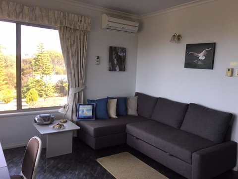 Emu Bay Holiday Homes - Accommodation in Surfers Paradise 37