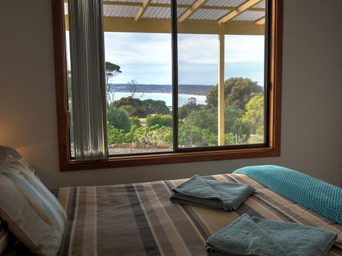 Emu Bay Holiday Homes - Accommodation in Surfers Paradise 32