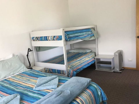 Emu Bay Holiday Homes - Accommodation in Surfers Paradise 12
