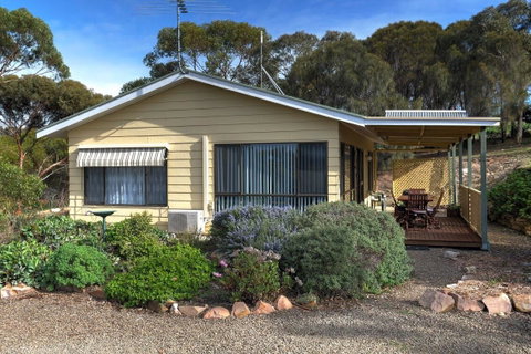 Emu Bay Holiday Homes - Accommodation in Surfers Paradise 2