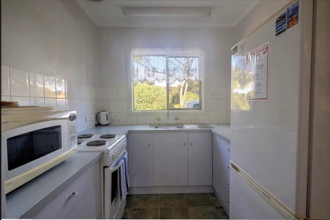 Emu Bay Holiday Homes - Accommodation in Surfers Paradise 4