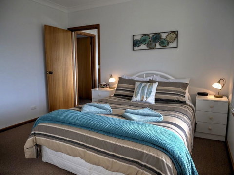 Emu Bay Holiday Homes - Accommodation in Surfers Paradise 11