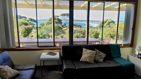 Emu Bay Holiday Homes - Accommodation in Surfers Paradise 9