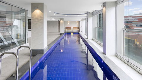 Oaks Adelaide Embassy Suites - Accommodation in Surfers Paradise 8