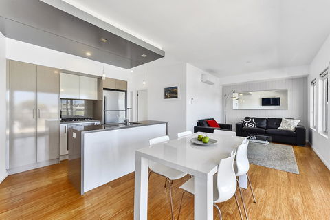 Aloha Waterfront Properties - Accommodation in Surfers Paradise 18