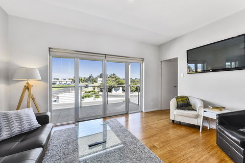 Aloha Waterfront Properties - Accommodation in Surfers Paradise 29