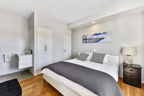 Aloha Waterfront Properties - Accommodation in Surfers Paradise 21