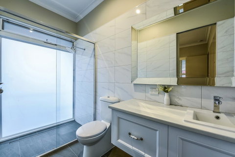 Aloha Central Luxury Apartments - Accommodation in Surfers Paradise 16