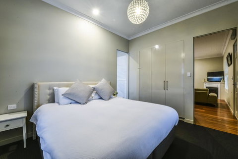 Aloha Central Luxury Apartments - Accommodation in Surfers Paradise 14