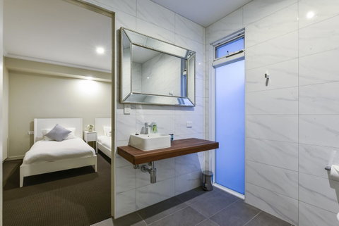 Aloha Central Luxury Apartments - Accommodation in Surfers Paradise 26