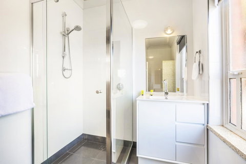 Nightcap At Rose & Crown Hotel - Accommodation in Surfers Paradise 14