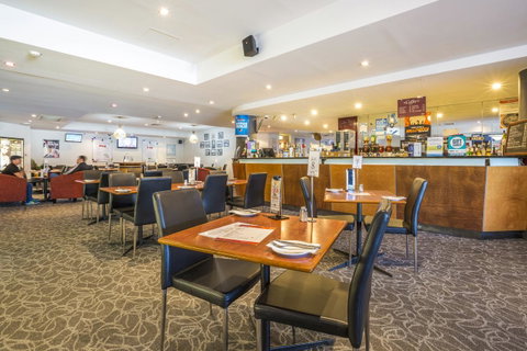 Nightcap At Rose & Crown Hotel - Accommodation in Surfers Paradise 9