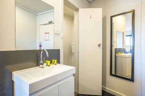 Nightcap At Rose & Crown Hotel - Accommodation in Surfers Paradise 17