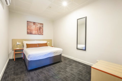 Nightcap At Rose & Crown Hotel - Accommodation in Surfers Paradise 13