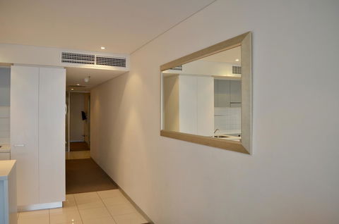 APTonNorthTCE - Accommodation in Surfers Paradise 9