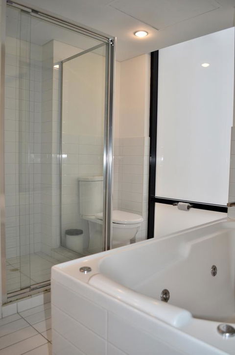 APTonNorthTCE - Accommodation in Surfers Paradise 14
