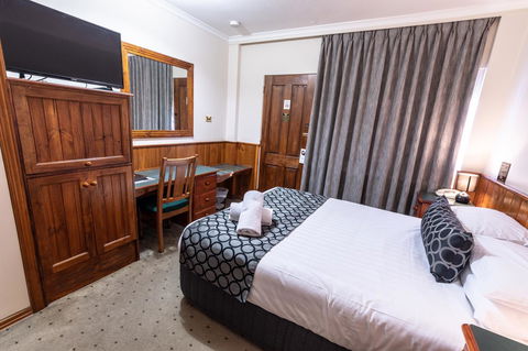 Astor Inn - Accommodation in Surfers Paradise 4