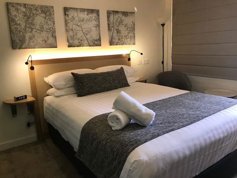 Astor Inn - Accommodation in Surfers Paradise 0