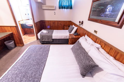 Astor Inn - Accommodation in Surfers Paradise 9