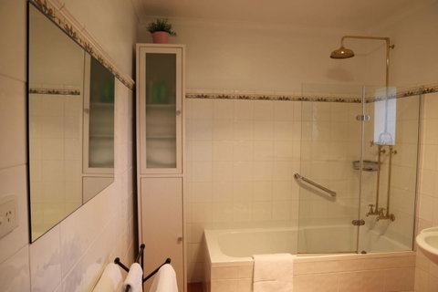 Merellaan - Accommodation in Surfers Paradise 11