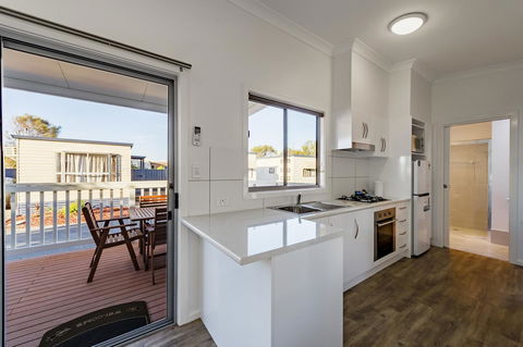 Discovery Parks - Adelaide Beachfront - Accommodation in Surfers Paradise 4