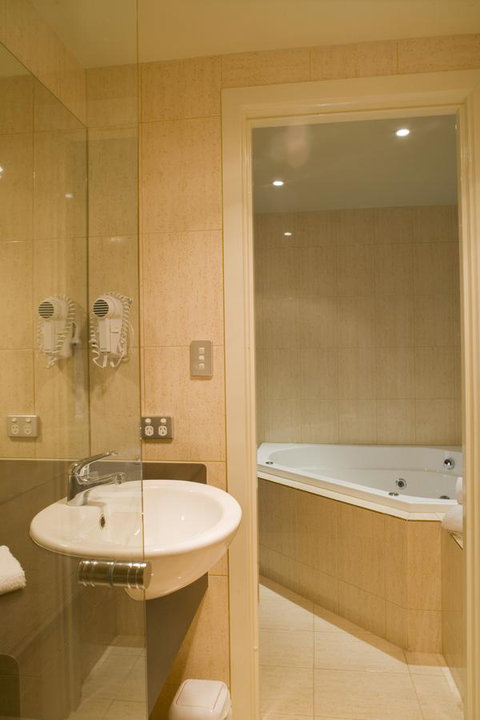 Adelaide Rockford - Accommodation in Surfers Paradise 19