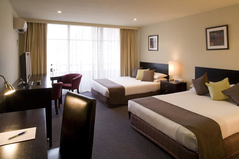 Adelaide Rockford - Accommodation in Surfers Paradise 11