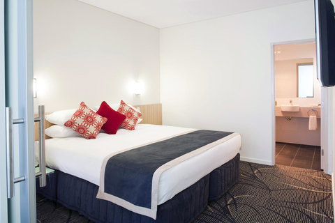 Adelaide Rockford - Accommodation in Surfers Paradise 8