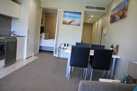 Beachside Luxury Getaway In Glenelg - Accommodation in Surfers Paradise 1