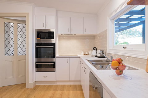 The Other House - Accommodation in Surfers Paradise 10