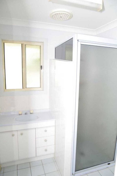 Bellhaven 1, 17 Willow Street - Accommodation in Surfers Paradise 5