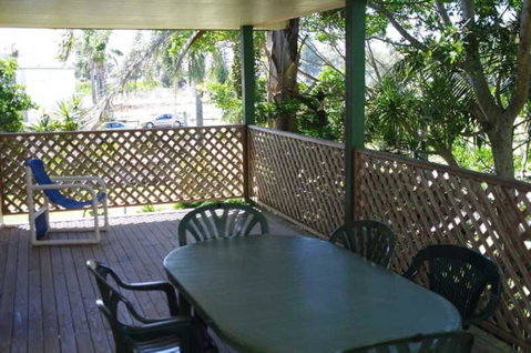 Bellhaven 1, 17 Willow Street - Accommodation in Surfers Paradise 2