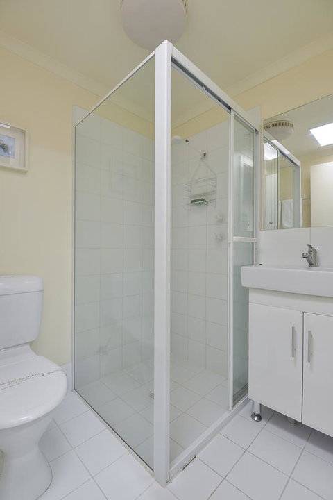 Wintergarden Beach Cabin - Accommodation in Surfers Paradise 9