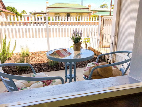 Inglenook Cottage - Accommodation in Surfers Paradise 13
