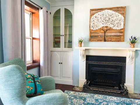 Inglenook Cottage - Accommodation in Surfers Paradise 2