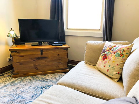 Inglenook Cottage - Accommodation in Surfers Paradise 17