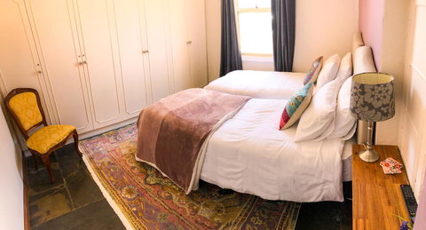 Inglenook Cottage - Accommodation in Surfers Paradise 24