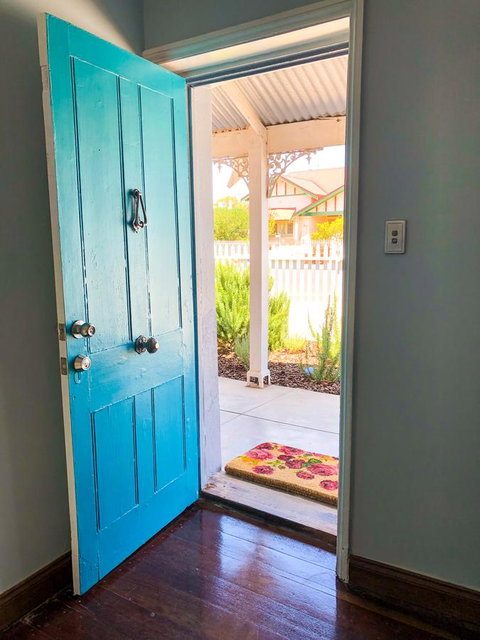 Inglenook Cottage - Accommodation in Surfers Paradise 7