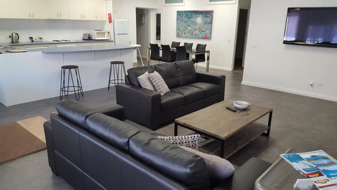 Aart Apartments - Accommodation in Surfers Paradise 7