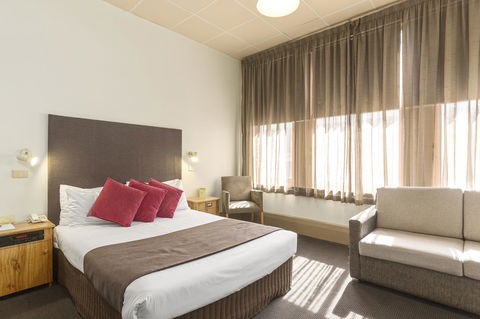 Adelaide Paringa - Accommodation in Surfers Paradise 2
