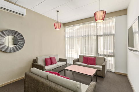 Adelaide Paringa - Accommodation in Surfers Paradise 17