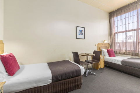 Adelaide Paringa - Accommodation in Surfers Paradise 12