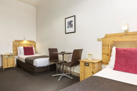 Adelaide Paringa - Accommodation in Surfers Paradise 11